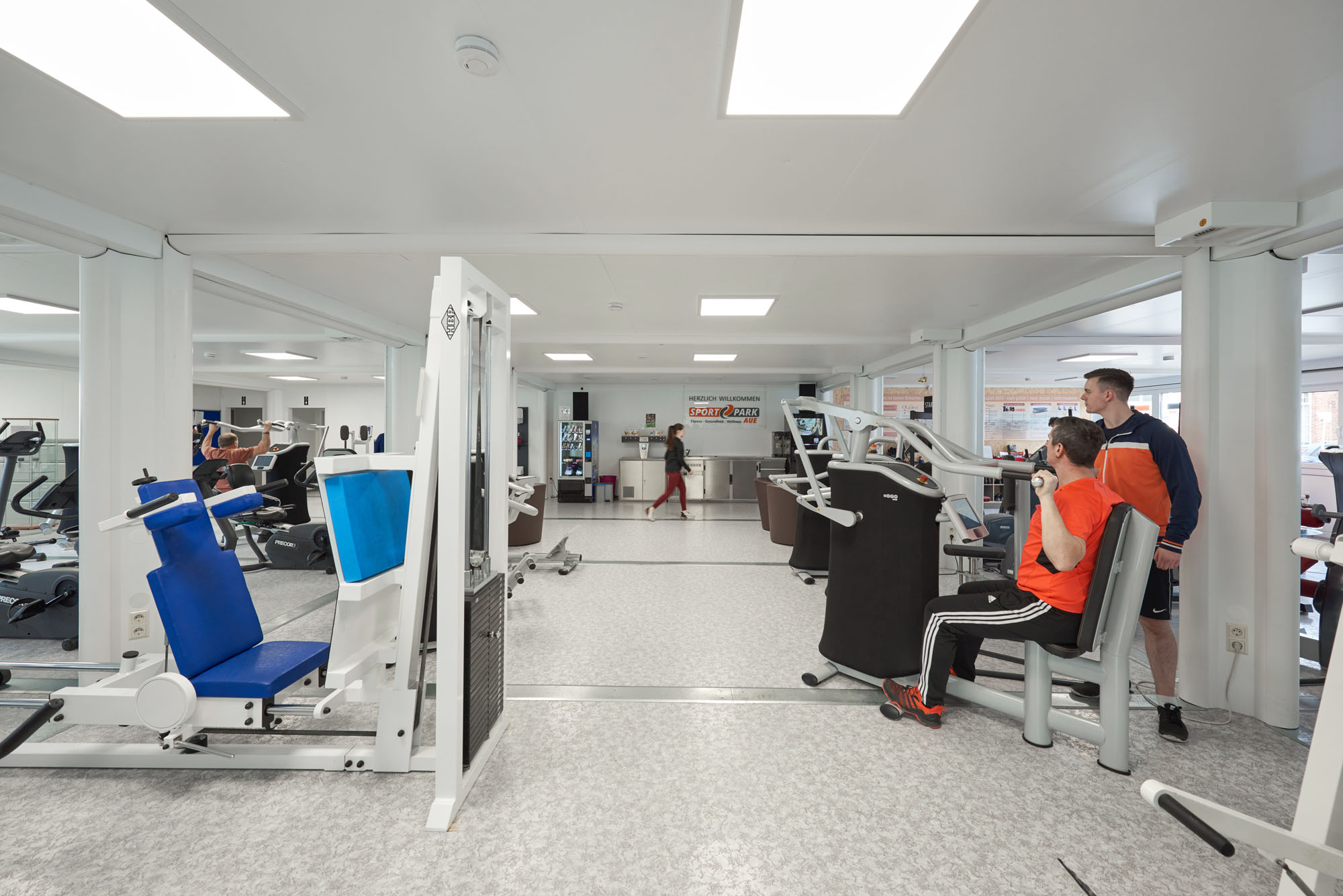 On over 520 square metres, the studio offers everything that a standard fitness studio needs.